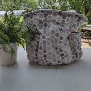 Retro Metro by Thirty One in Geo Gray